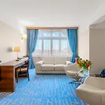 Diament Plaza 4*