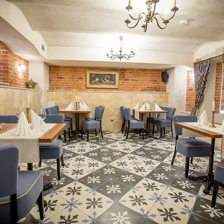 Diament Plaza Hotel