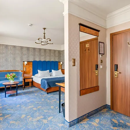 Hotel Diament Plaza 4*
