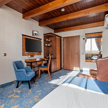 Diament Plaza 4*