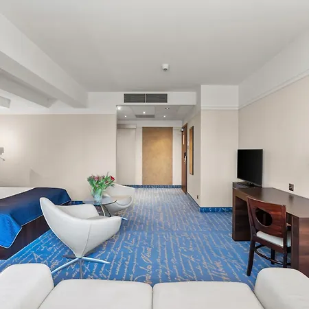 Diament Plaza Hotell