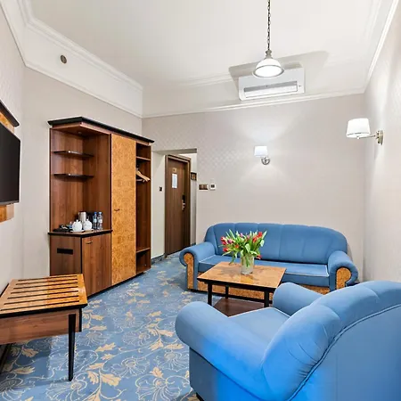 Diament Plaza 4*