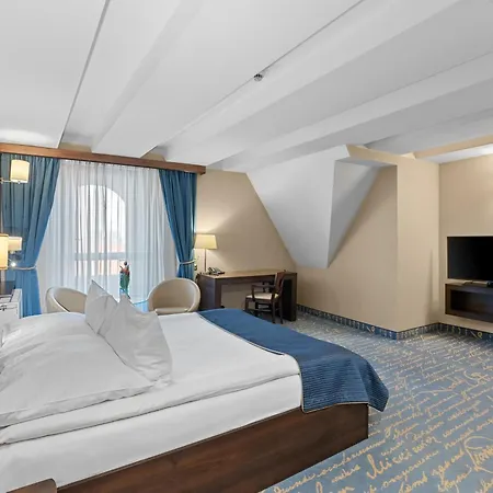 Hotel Diament Plaza