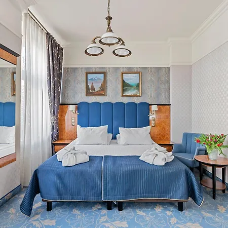 Diament Plaza Hotel