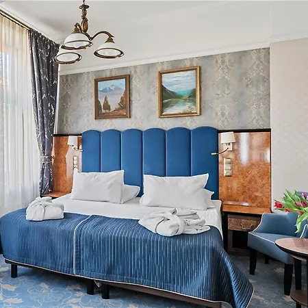 Diament Plaza 4*