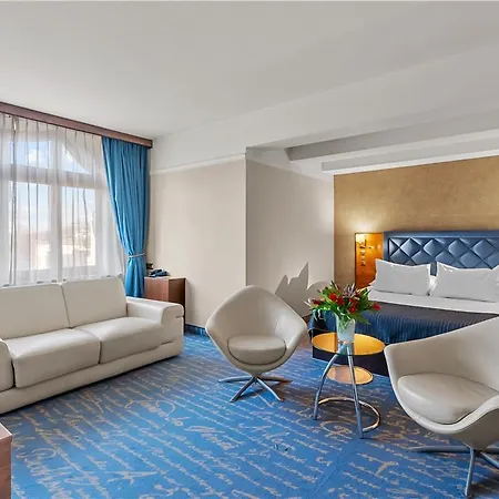 Diament Plaza Hotel