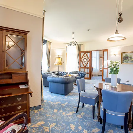 Diament Plaza Hotell