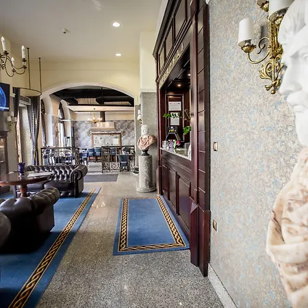 מלון Diament Plaza 4*