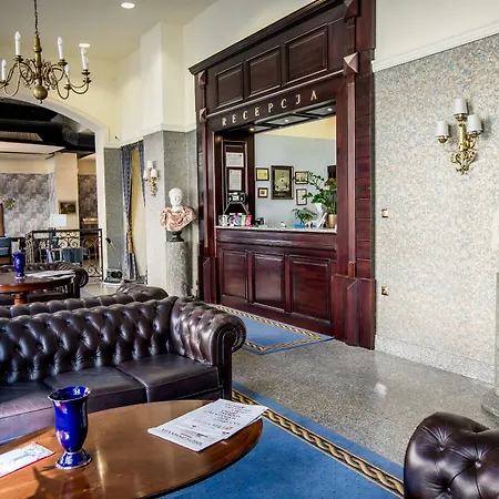 Diament Plaza Hotell