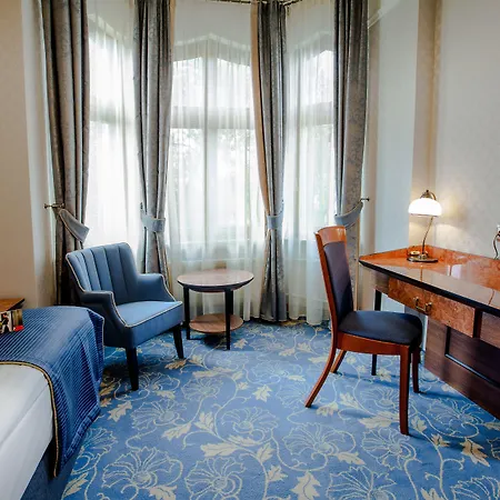 Diament Plaza 4*