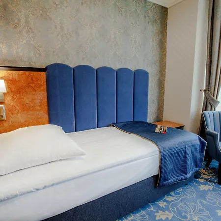 מלון Diament Plaza 4*