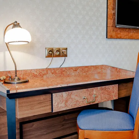 Hotell Diament Plaza