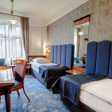 Hotel Diament Plaza 4*