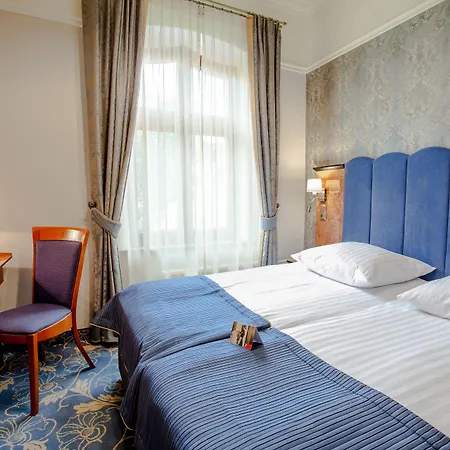 Diament Plaza Hotell 4*