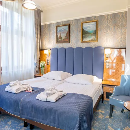 Hotell Diament Plaza