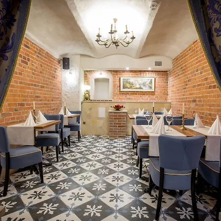 Hotell Diament Plaza 4*