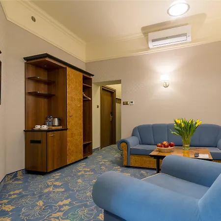 Diament Plaza 4*
