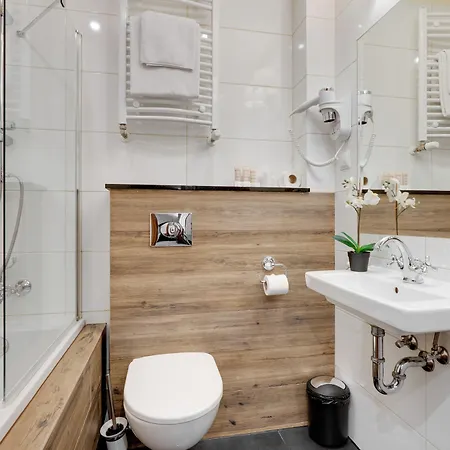 Diament Plaza 4* Ґлівіце