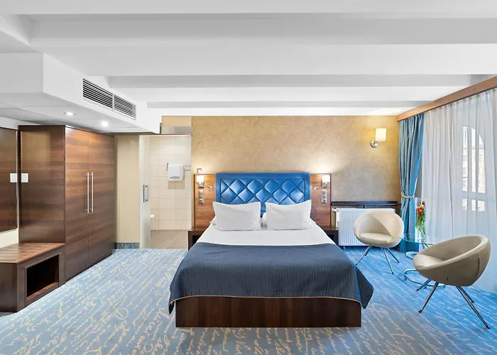 فندق Diament Plaza 4*